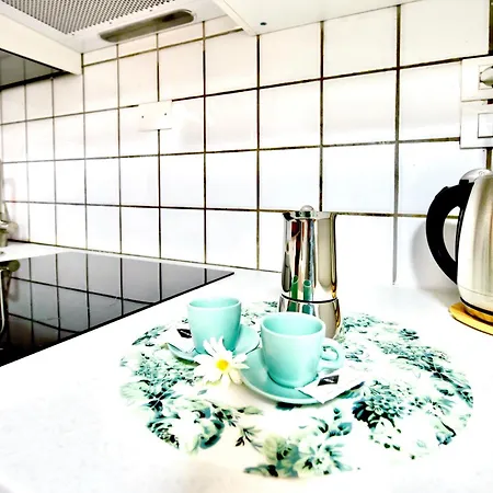 Apartamento 8- Tourist House - Light House - Self Check-in Bolonia
