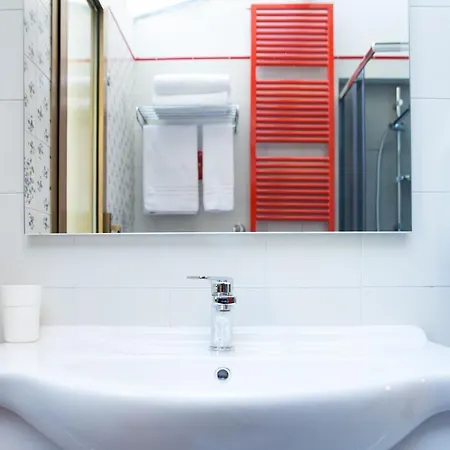 Lägenhet 8- Tourist House - Light House - Self Check-in *