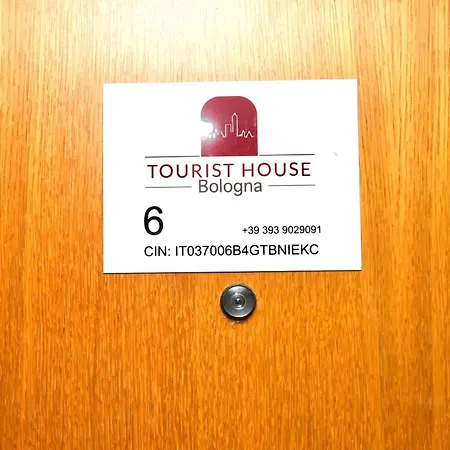 Apartman 8- Tourist House - Light House - Self Check-in Bologna