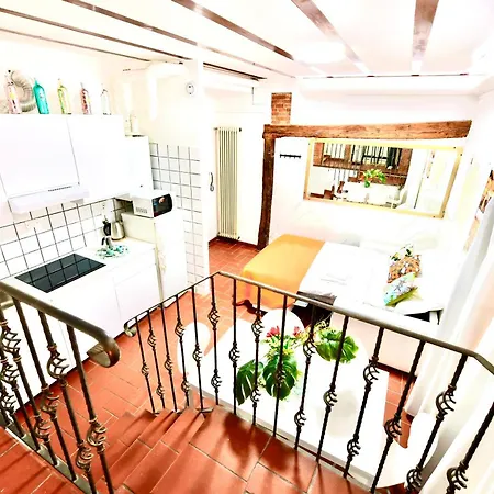 Apartment 8- Tourist House - Light House - Self Check-in